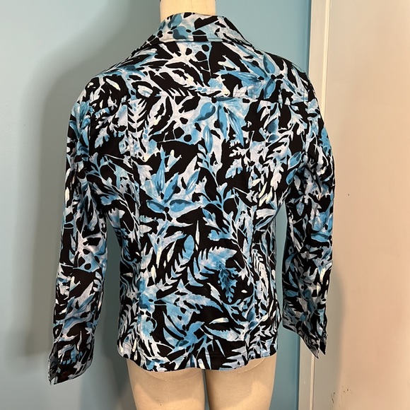 Euc Chico’s size 1 jacket - Picture 2 of 3